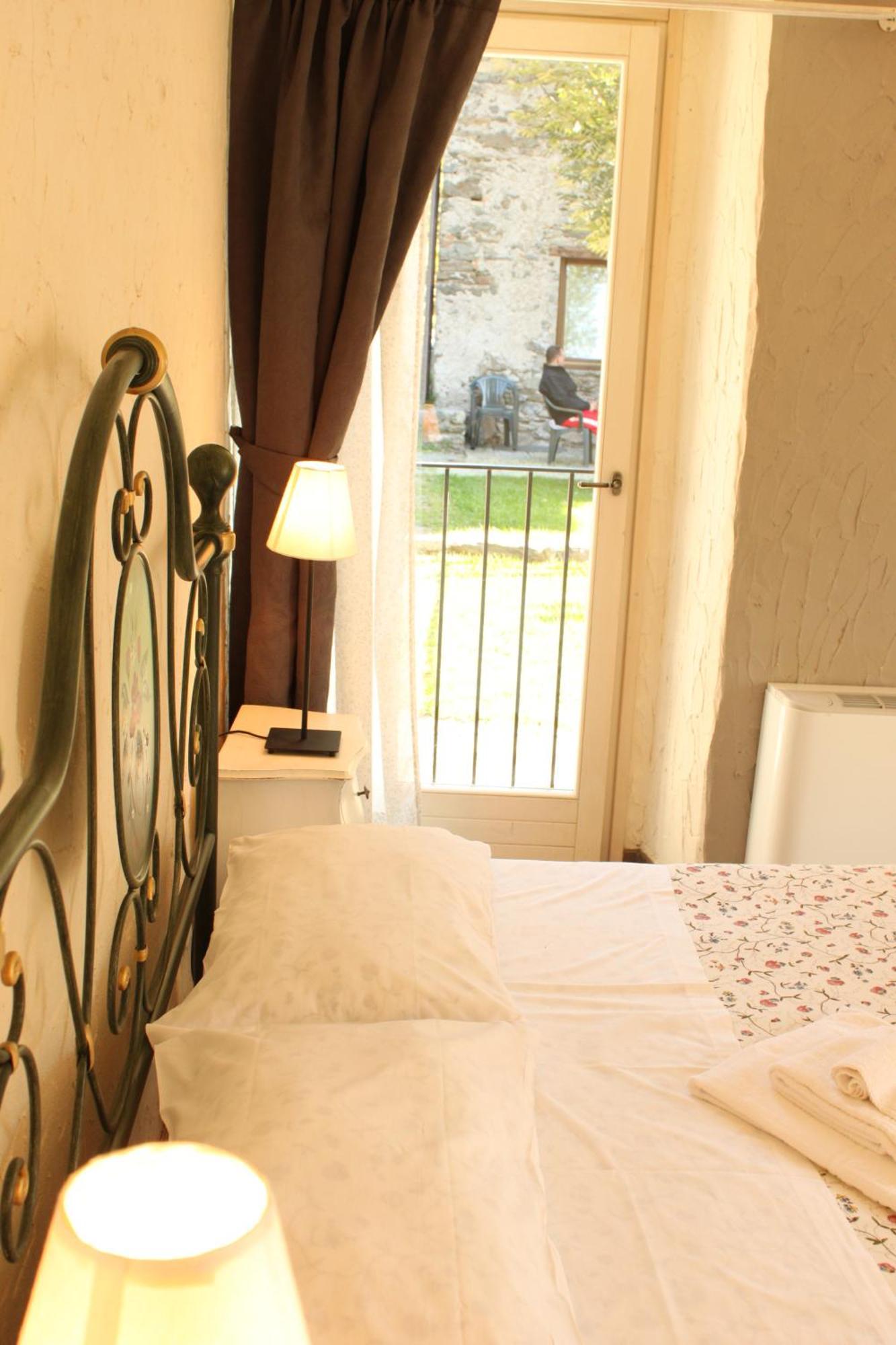 Borgo Erbiola Villa Colico Szoba fotó